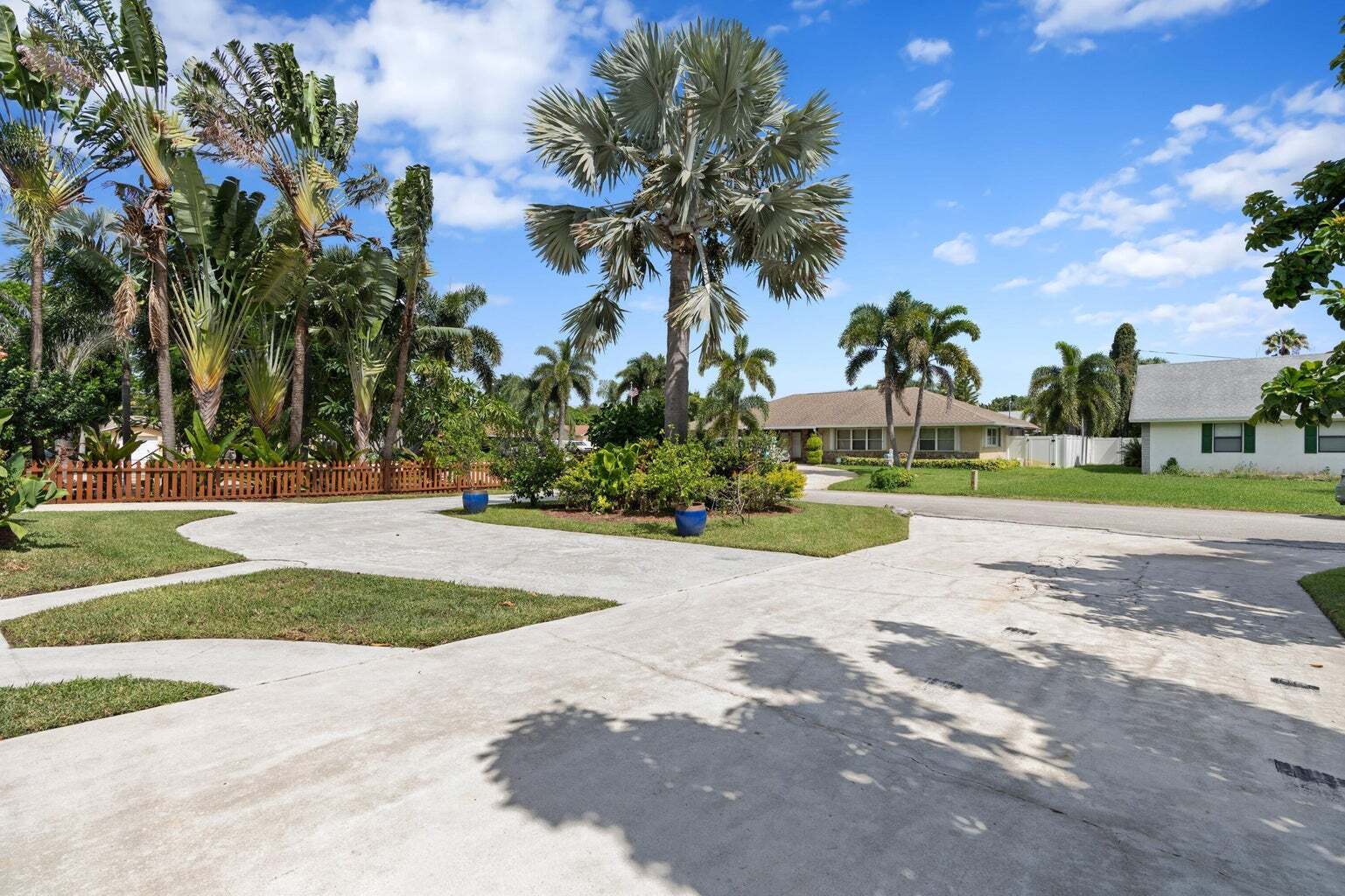 Building Photo - 2996 Cardinal Dr