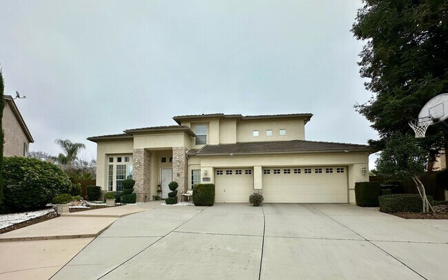 Building Photo - 5701 W Country Ave