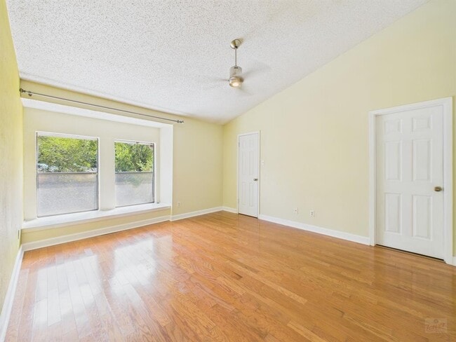 Building Photo - 3839 Dry Creek Dr