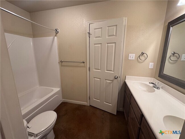 Building Photo - 1523 Aztec Trce