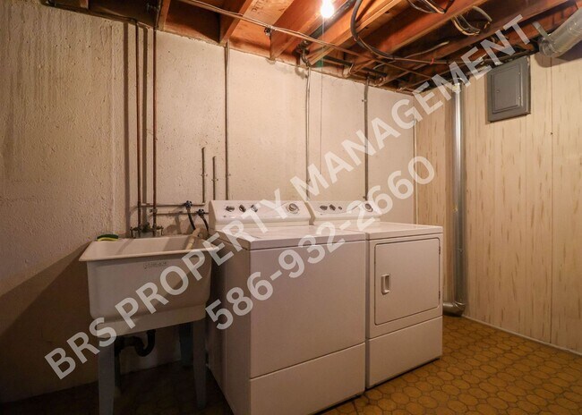 Building Photo - ? Beautifully Updated Condo in Clinton Township