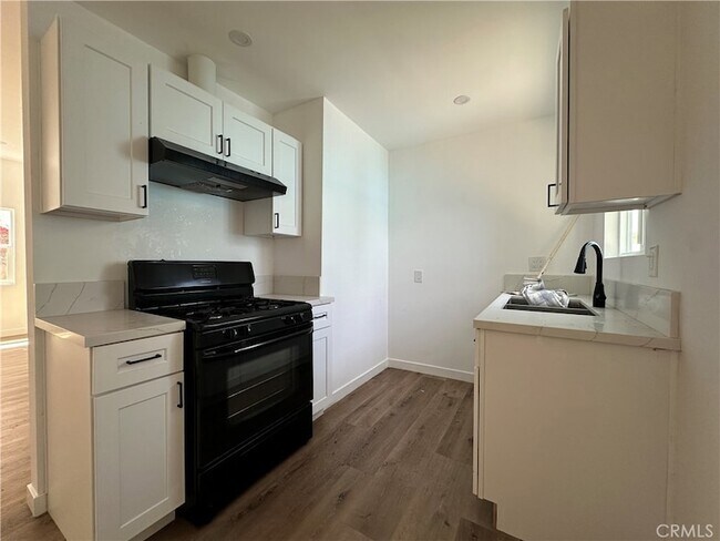 Primary Photo - 455 W Cowles St