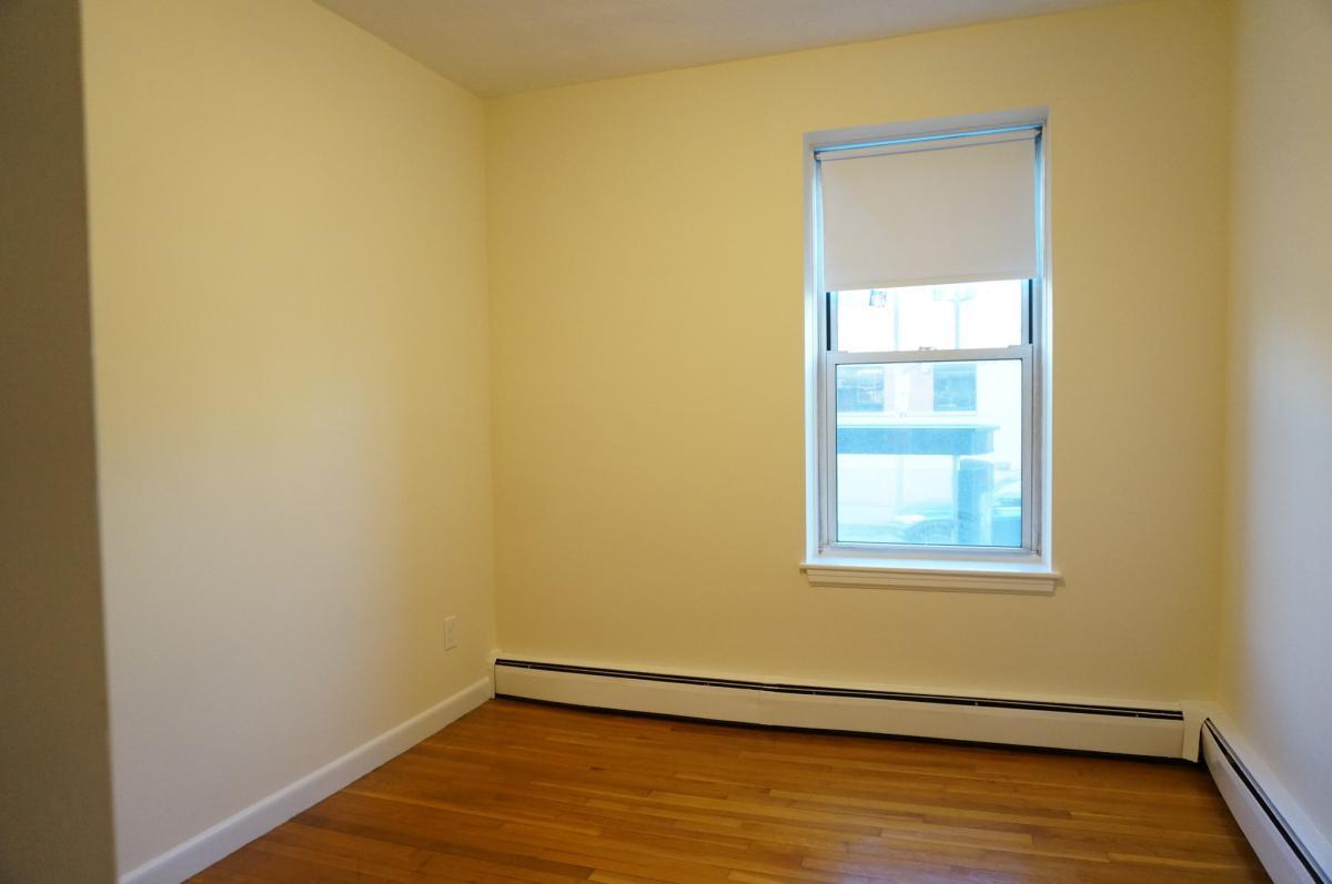 Building Photo - 164 North Beacon St