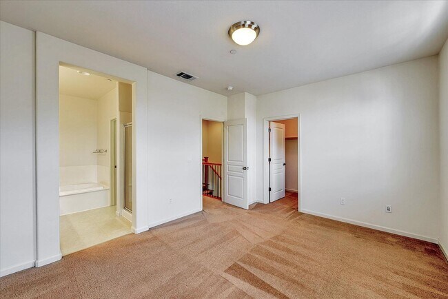 Building Photo - PRIME CORNER HOME NEAR TRAILS LIGHT-FILLED...