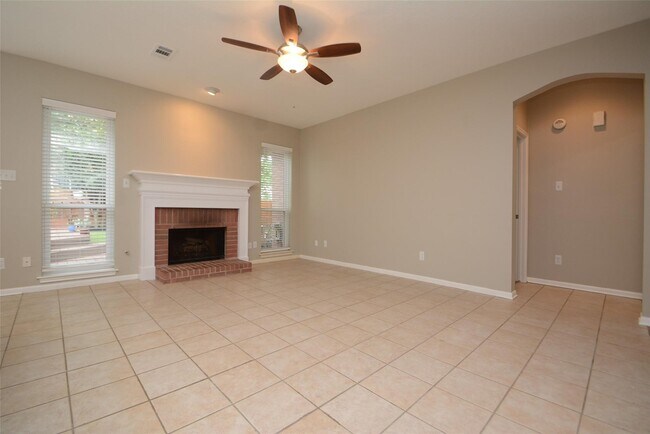 Building Photo - 5327 Willow Knoll Ct
