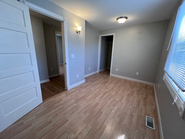 Building Photo - Updated 4-Bedroom Home!