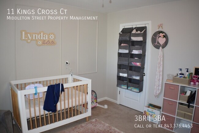 Building Photo - 11 King's Cross Ct