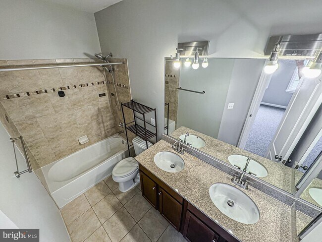 Building Photo - 42212 Water Iris Terrace