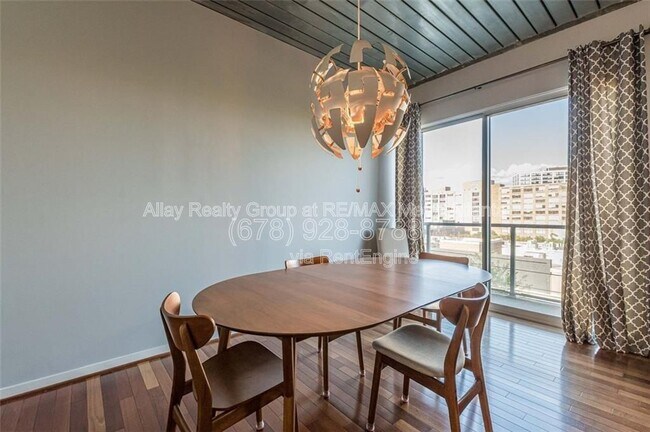 Building Photo - 620 Glen Iris Dr NE