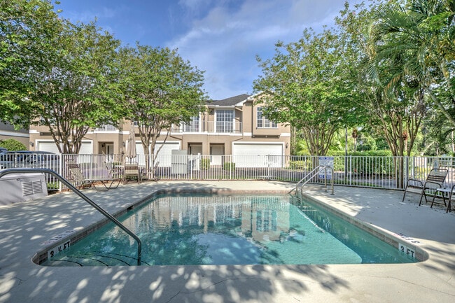 Building Photo - 1800 Bayshore Way