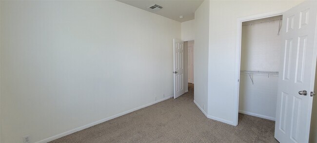Building Photo - 8801 Sun Haven Ln
