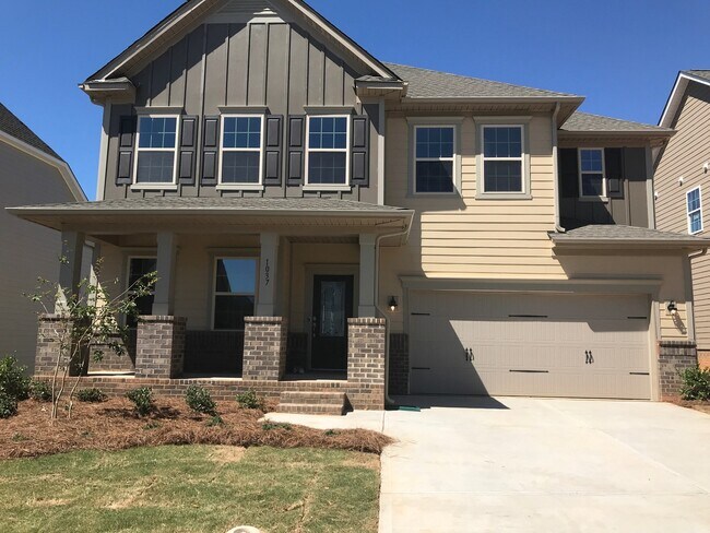 Building Photo - Beautiful home for you and your family