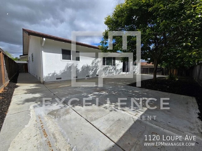 Building Photo - 1120 Loupe Ave