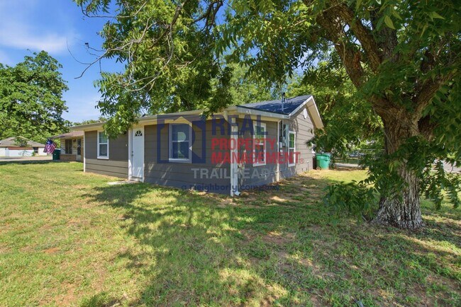 Building Photo - Updated 3-Bedroom Home Near Tarleton State University