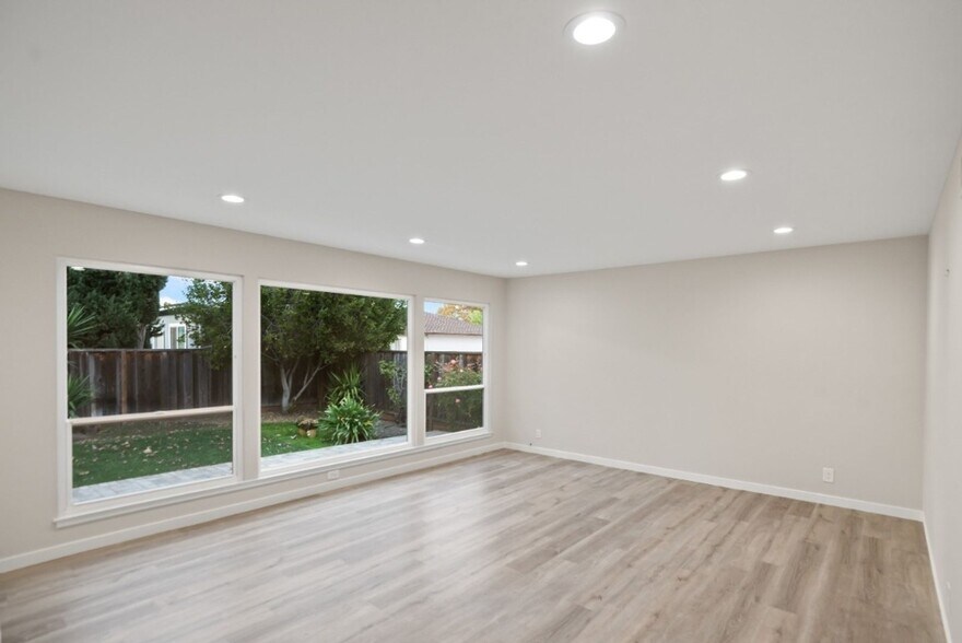 Building Photo - 692 Pomeroy Ave