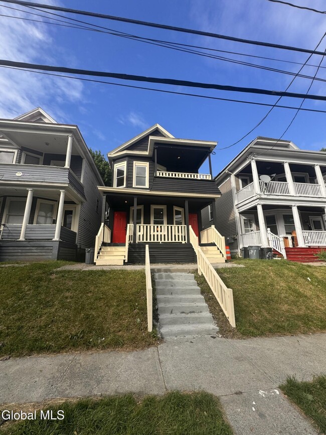 Building Photo - 673 Myrtle Ave