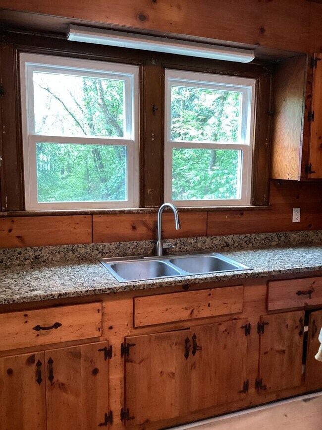 Building Photo - Nice Two Bedroom Two Bath Home