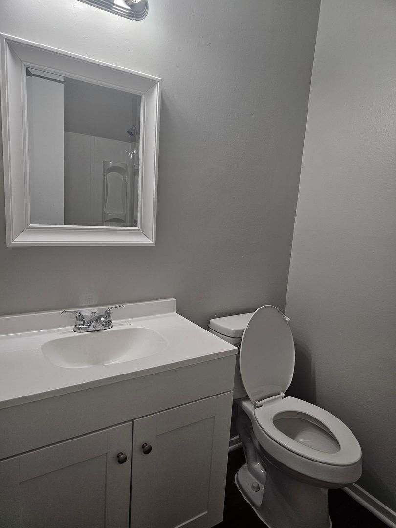 Building Photo - 6620 Forestgate Rd