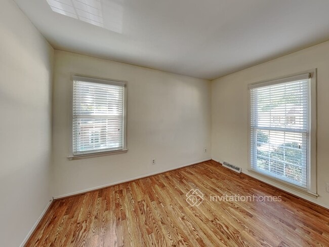 Building Photo - 4501 Woods End Ln
