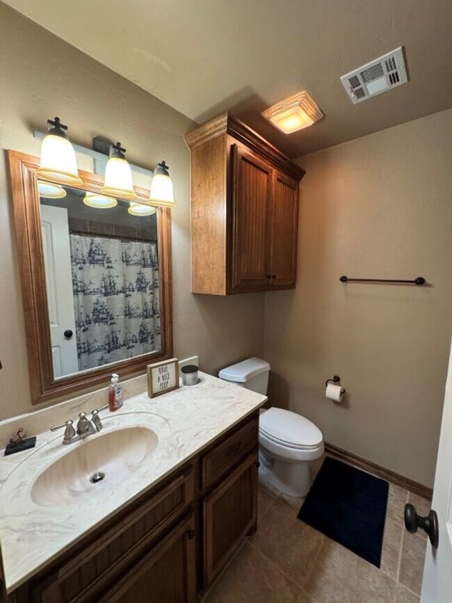 Building Photo - 3 bed, 2 bath, 2 car storm shelter in Yuko...