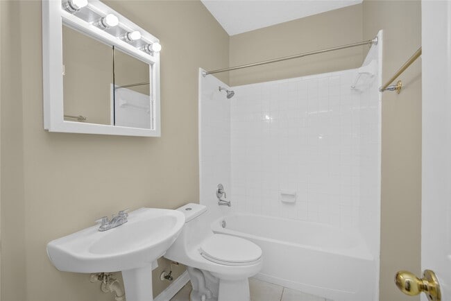 Building Photo - 4130 Midstream Dr