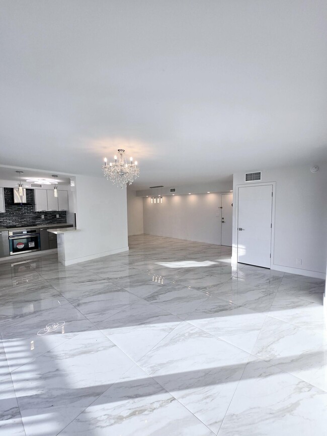 Building Photo - 137 Golden Isles Dr