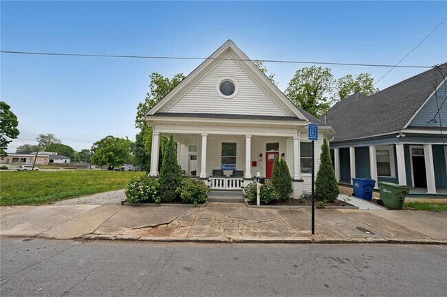 Primary Photo - 224 Bass St SW
