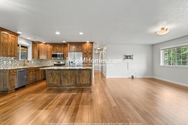 Building Photo - Vibrant Four-Bedroom Country Retreat with ...