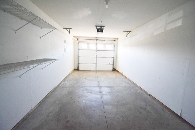 Building Photo - Incredible views from this end-unit townhome!