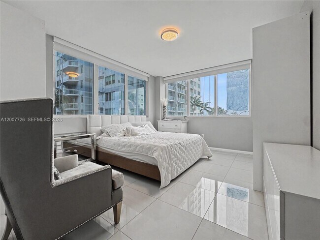 Building Photo - 253 NE 2nd St