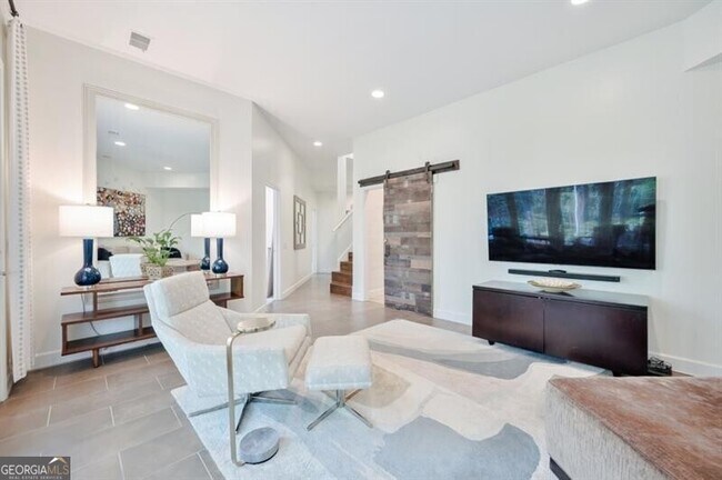 Building Photo - 625 Idlewood Dr NW