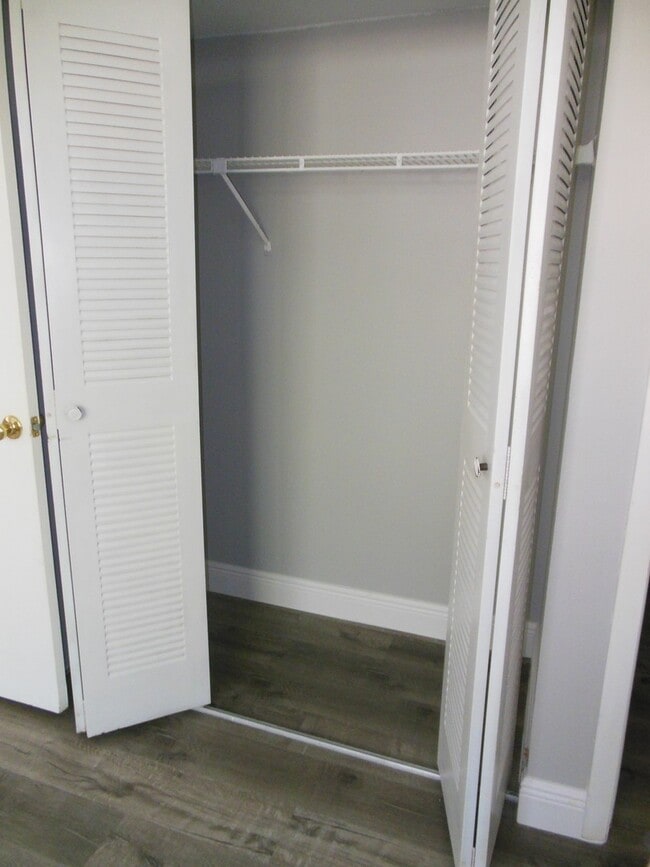 Building Photo - TWO BEDROOM TWO BATHROOM! WATERFRONT COMMUNITY