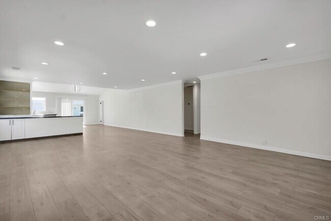 Building Photo - 5434 Sylvia Ave