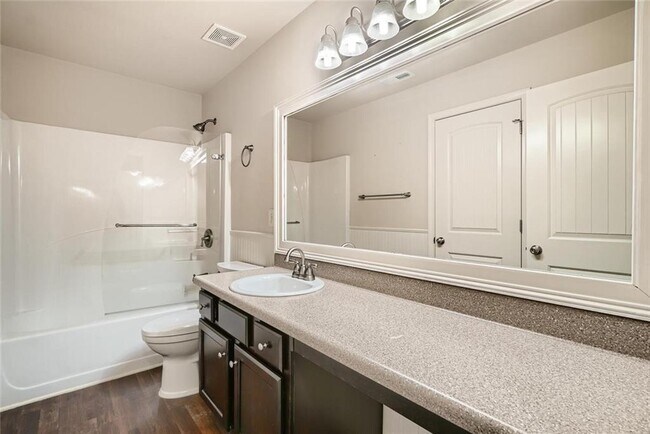 Building Photo - 1835 Habersham Villa Dr