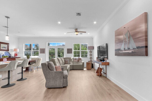 Building Photo - 120 Water Pointe Pl