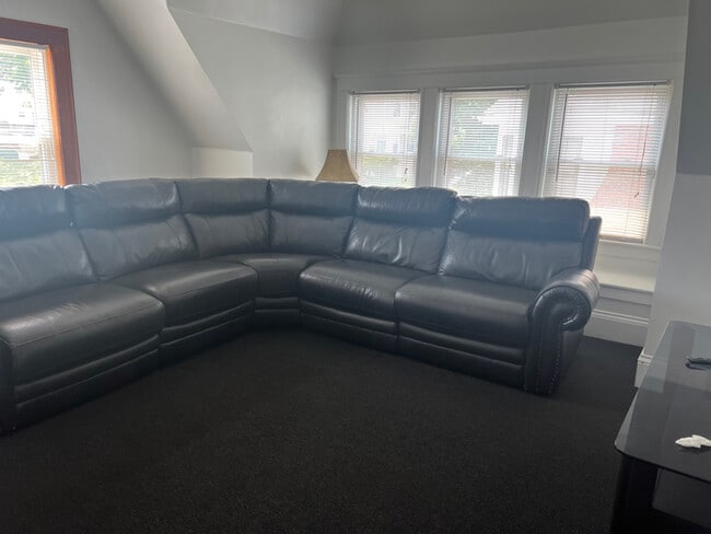 Building Photo - 3 Chamblet St