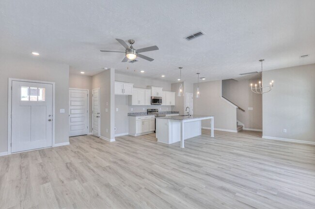 Building Photo - 22 Hardwood Rd