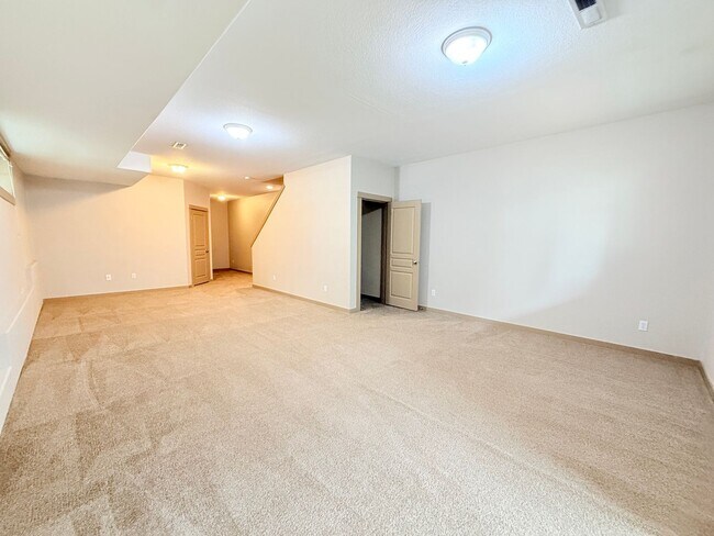 Building Photo - 9554 SW 153rd Ave
