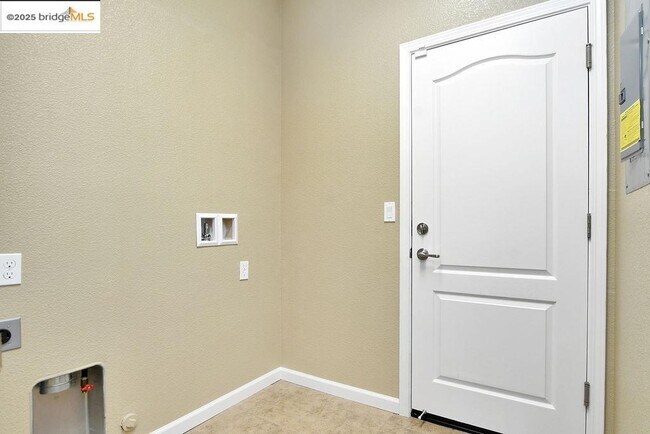 Building Photo - 8341 Brookhaven Cir