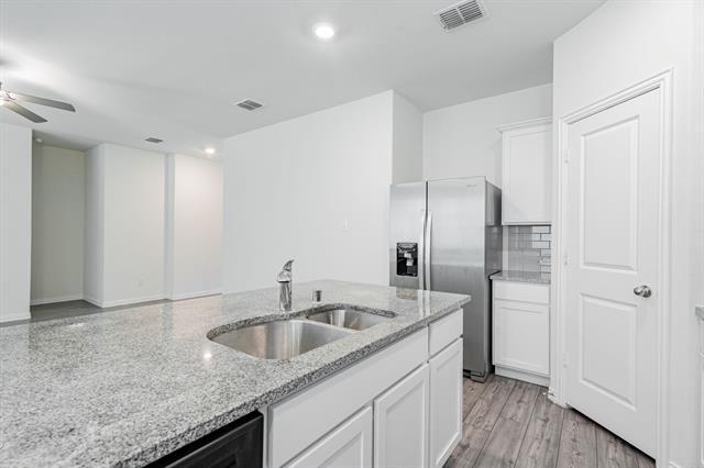 Building Photo - 624 Beltrand Ln