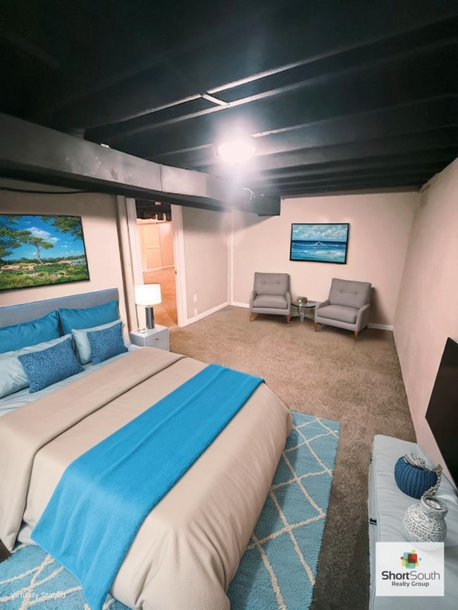 Building Photo - Lansing 4 bed 2 bath single family home with fenced in back yard.