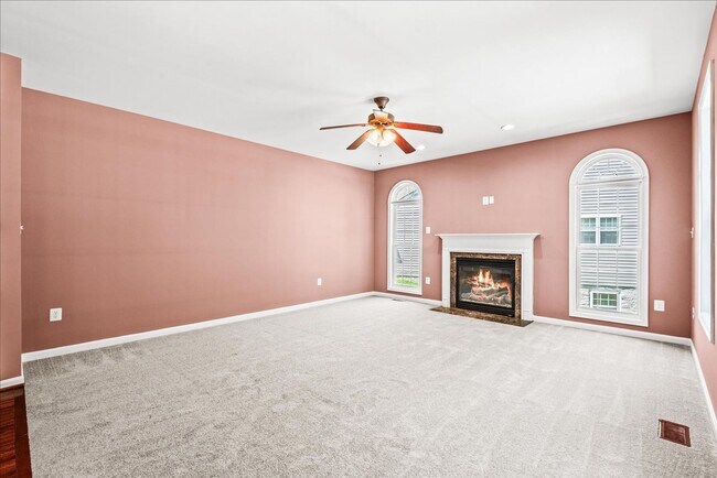 Building Photo - CLOSE TO I-95 & QUANTICO!