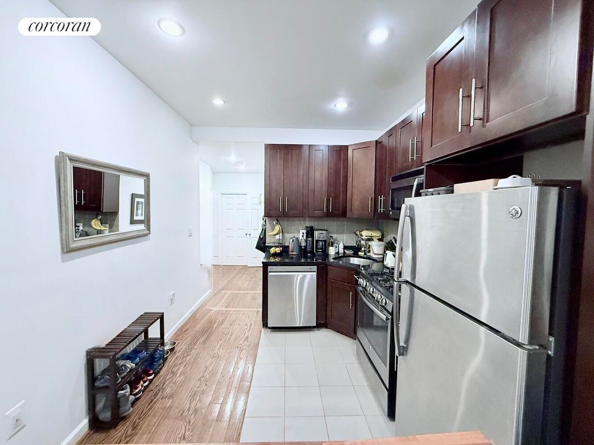 Building Photo - 317 4th Ave