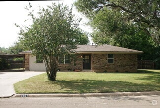 Building Photo - 3 bedroom 2 bath in quiet neighborhood