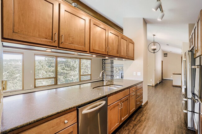 Building Photo - 21648 Mountsfield Dr