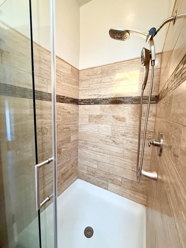 Building Photo - 6003 Fox Run Way