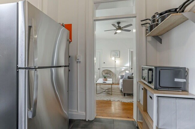 Building Photo - The Artist's Apt. | 1BR | Short North | +Parking