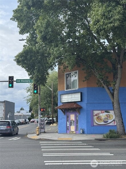 Building Photo - 1620 SW Roxbury St