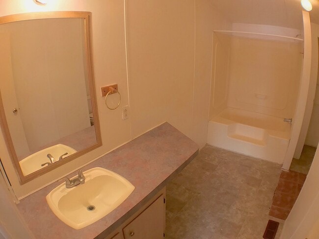 Building Photo - East El Paso 3 bed Refrig A/C