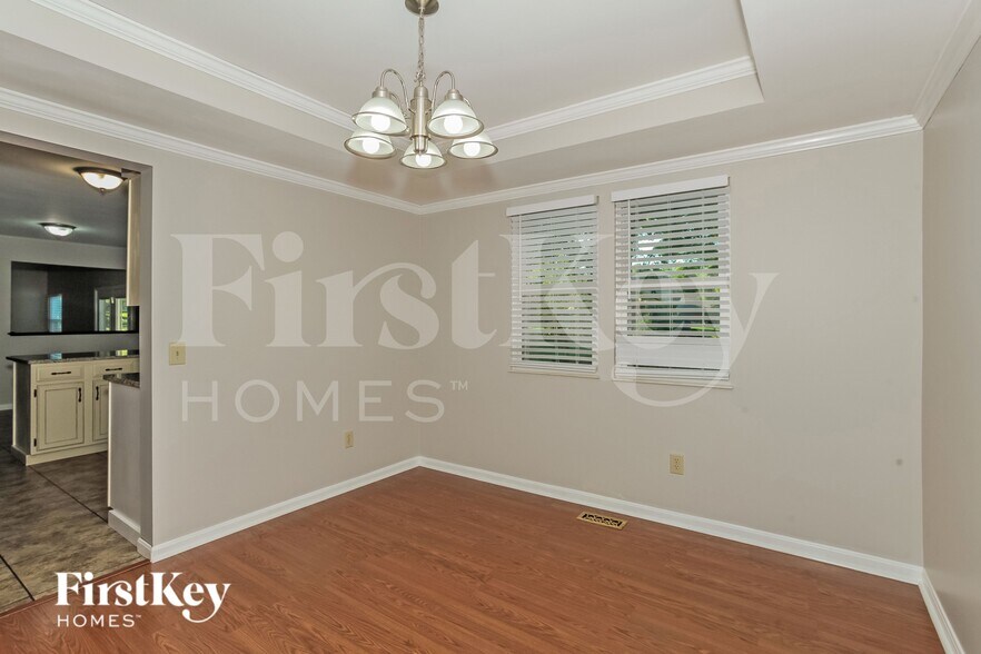 Building Photo - 6409 Hummingbird Dr